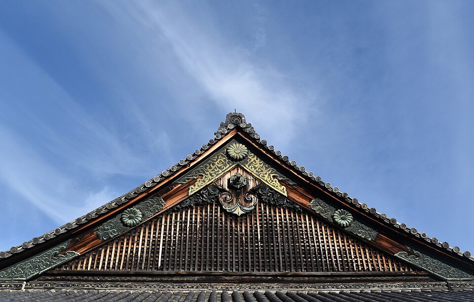 Ninomaru-Goten Palace roof motif